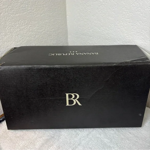 GAP Womans Black Slip-On Loafers